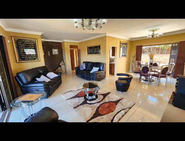 4 BEDROOM HOUSE FOR SALE IN GLENVISTA